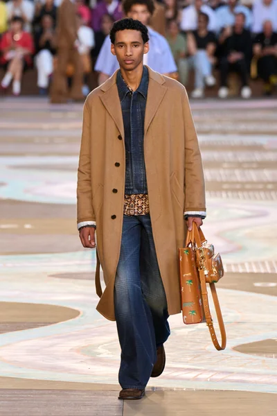 Look 53
